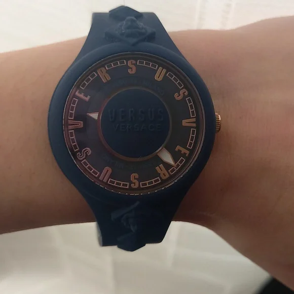 Versace watch - Picture 2 of 2